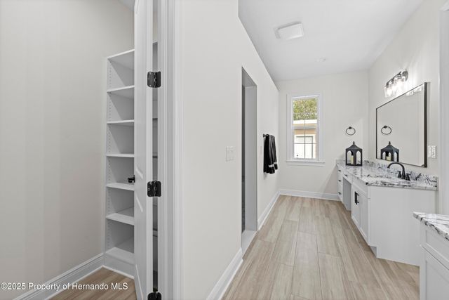 18130 Parrot Road, Weeki Wachee, FL 34614