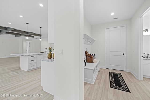 18130 Parrot Road, Weeki Wachee, FL 34614