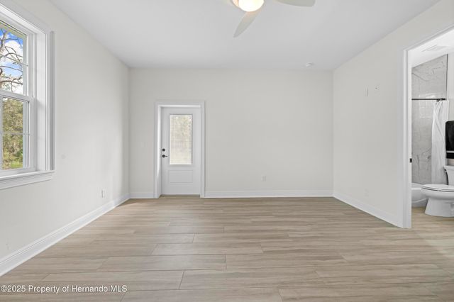 18130 Parrot Road, Weeki Wachee, FL 34614