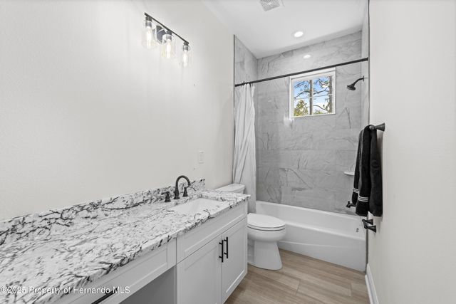 18130 Parrot Road, Weeki Wachee, FL 34614