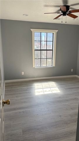 619 E 1st Street, Gentry, AR 72734