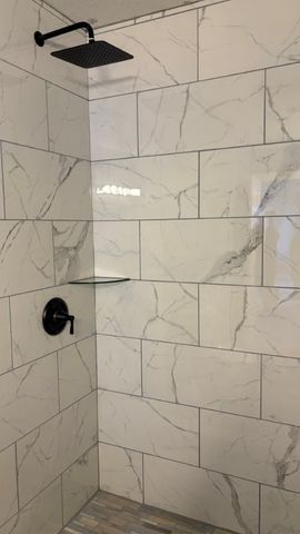 619 E 1st Street, Gentry, AR 72734