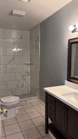 619 E 1st Street, Gentry, AR 72734