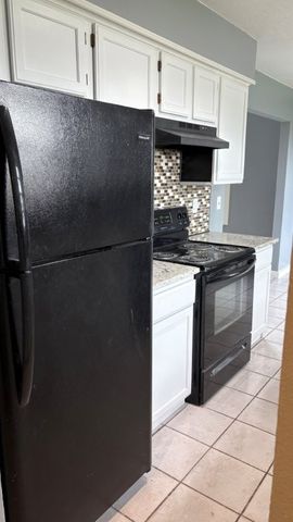 619 E 1st Street, Gentry, AR 72734