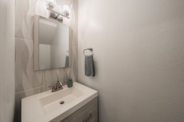 12816 Midway Road 2063, Dallas, TX 75244