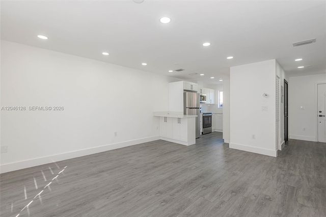 8085 NW 8th St 9, Miami, FL 33126