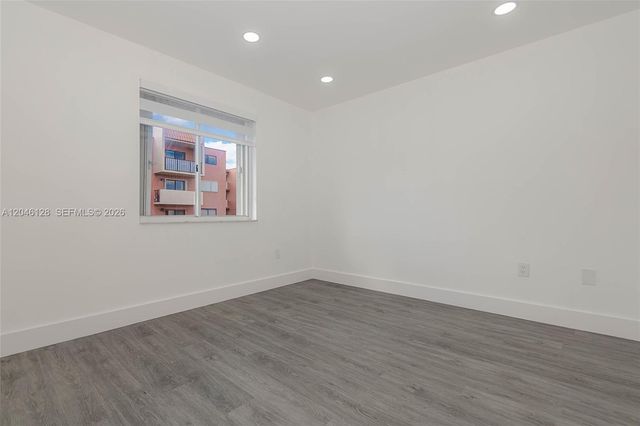 8085 NW 8th St 9, Miami, FL 33126