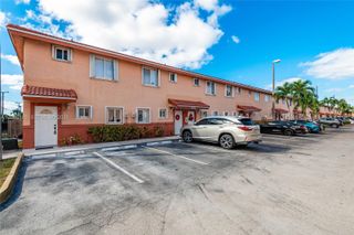 8085 NW 8th St 9, Miami, FL 33126