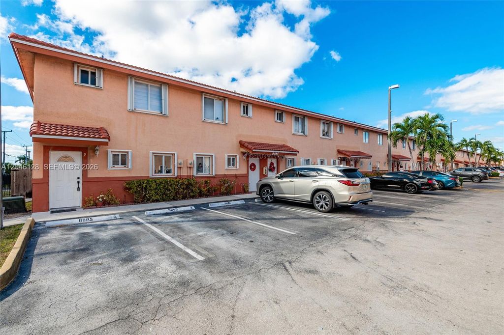 8085 NW 8th St 9, Miami, FL 33126