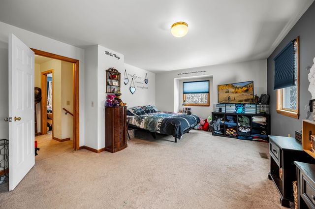 46 Dutton Road, Hardwick, VT 05843