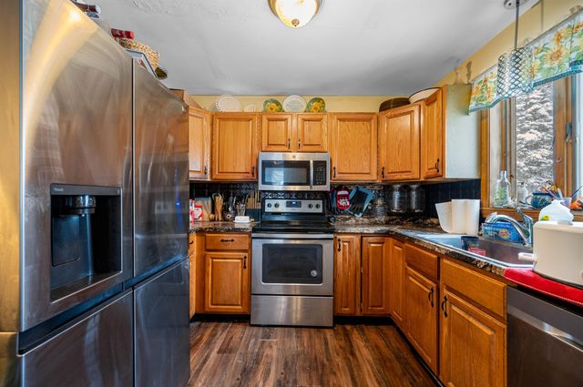 46 Dutton Road, Hardwick, VT 05843