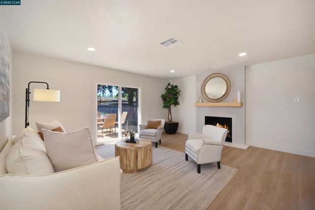 1812 Wildwood Way, Roseville, CA 95661