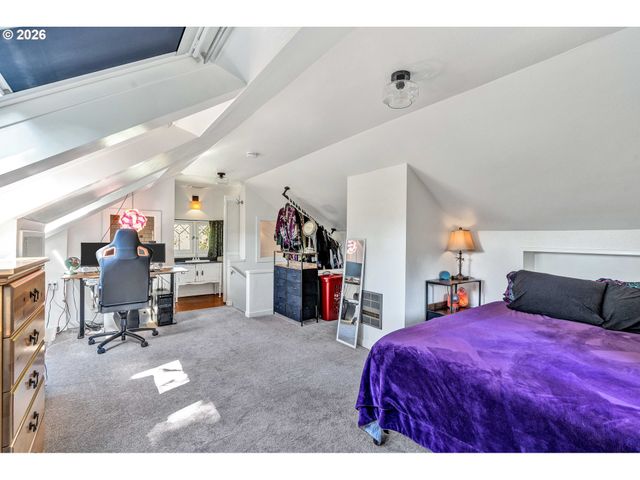 2712 Sw PATTON Rd, Portland, OR 97201