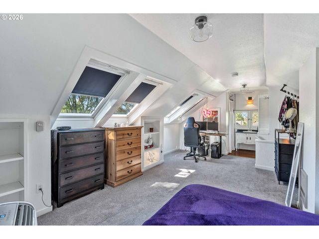 2712 Sw PATTON Rd, Portland, OR 97201