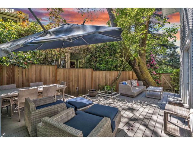 2712 Sw PATTON Rd, Portland, OR 97201