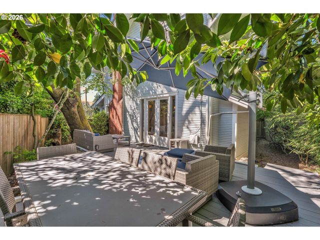 2712 Sw PATTON Rd, Portland, OR 97201