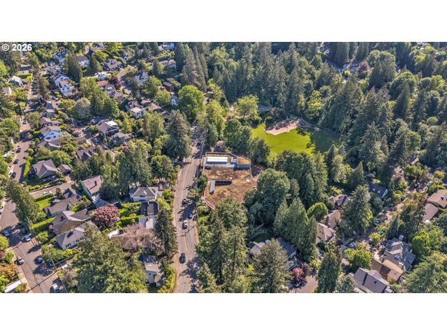2712 Sw PATTON Rd, Portland, OR 97201