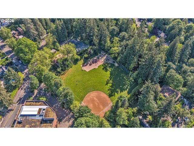 2712 Sw PATTON Rd, Portland, OR 97201