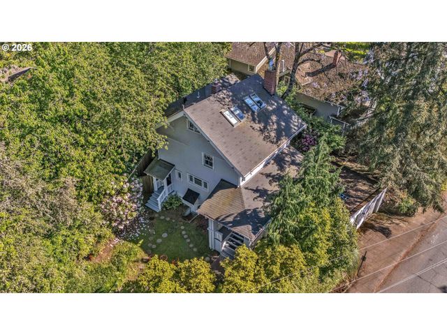 2712 Sw PATTON Rd, Portland, OR 97201