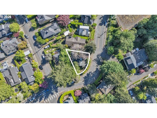 2712 Sw PATTON Rd, Portland, OR 97201