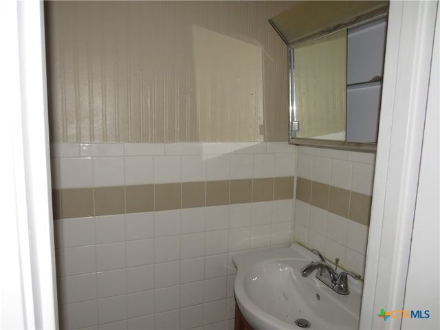 214 E Munroe Avenue, Temple, TX 76501