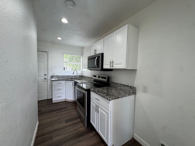 5633 Curzon Avenue, Fort Worth, TX 76107