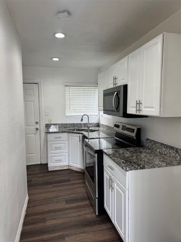 5633 Curzon Avenue, Fort Worth, TX 76107