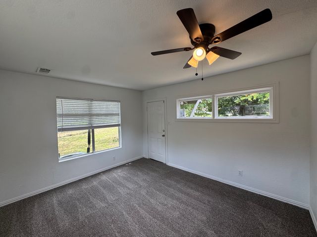 5633 Curzon Avenue, Fort Worth, TX 76107
