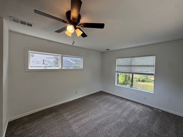 5633 Curzon Avenue, Fort Worth, TX 76107