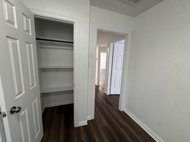 5633 Curzon Avenue, Fort Worth, TX 76107