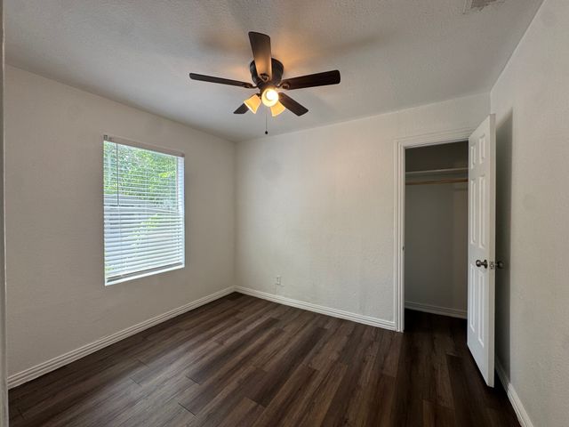 5633 Curzon Avenue, Fort Worth, TX 76107