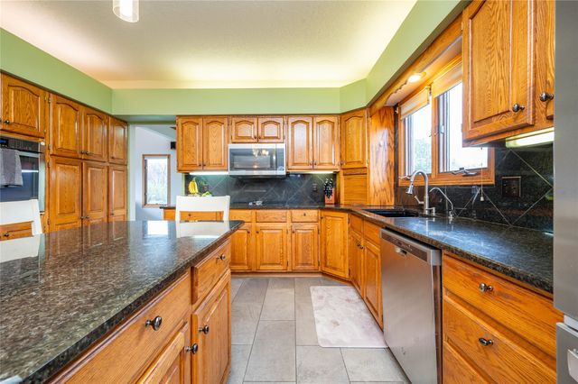 6140 Brandywine Drive, Johnston, IA 50131