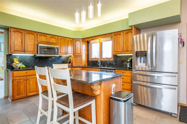 6140 Brandywine Drive, Johnston, IA 50131
