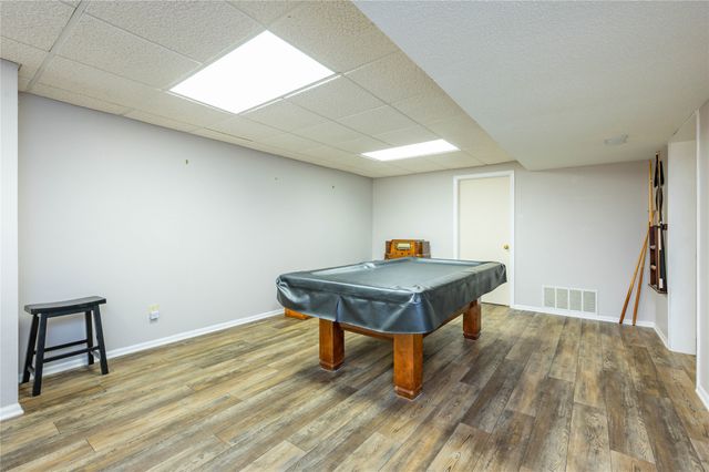 6140 Brandywine Drive, Johnston, IA 50131