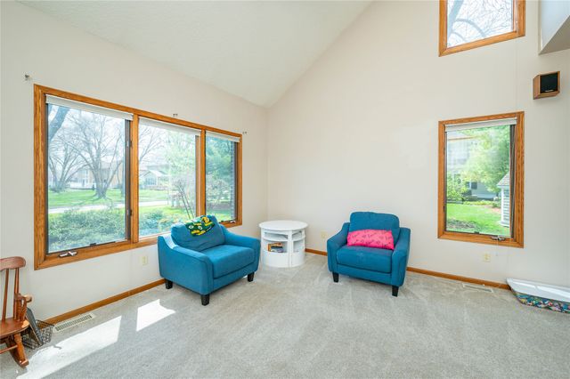 6140 Brandywine Drive, Johnston, IA 50131