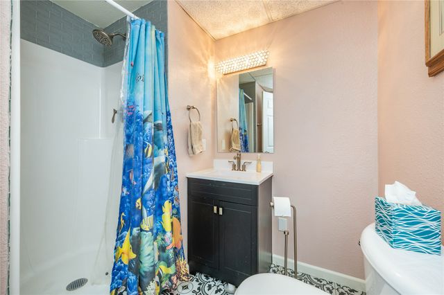 6140 Brandywine Drive, Johnston, IA 50131