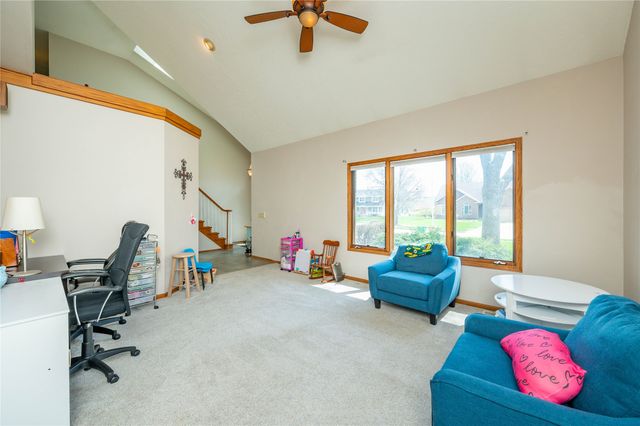 6140 Brandywine Drive, Johnston, IA 50131