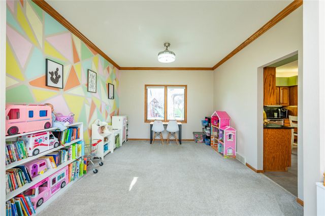 6140 Brandywine Drive, Johnston, IA 50131