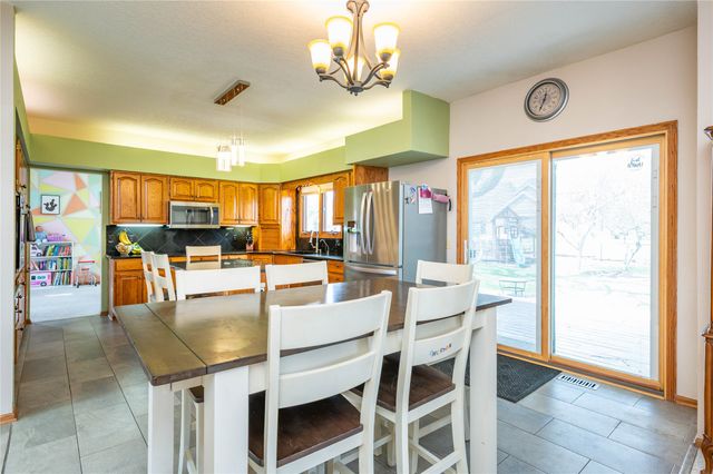 6140 Brandywine Drive, Johnston, IA 50131