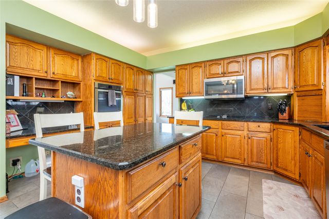6140 Brandywine Drive, Johnston, IA 50131