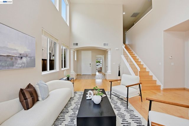 15518 Harbor Way, San Leandro, CA 94579