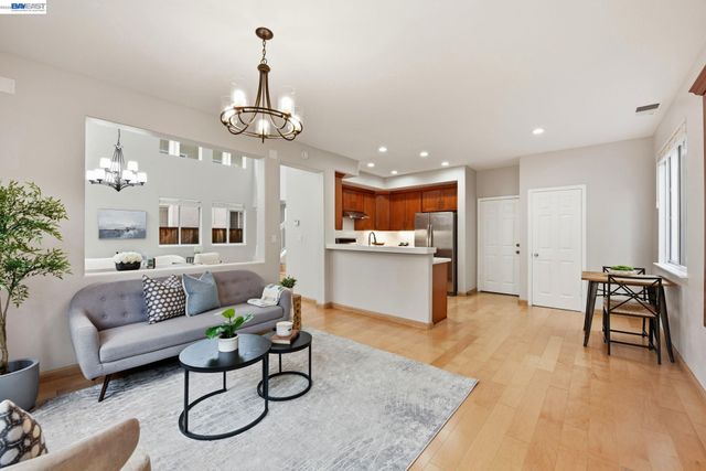 15518 Harbor Way, San Leandro, CA 94579