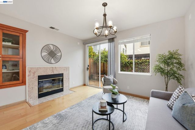 15518 Harbor Way, San Leandro, CA 94579