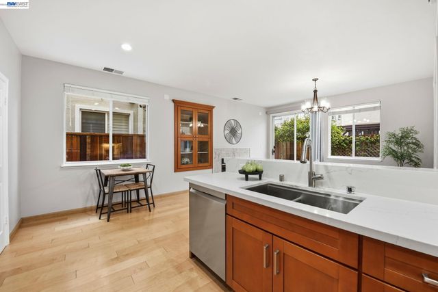 15518 Harbor Way, San Leandro, CA 94579