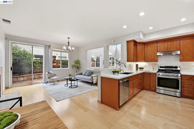 15518 Harbor Way, San Leandro, CA 94579