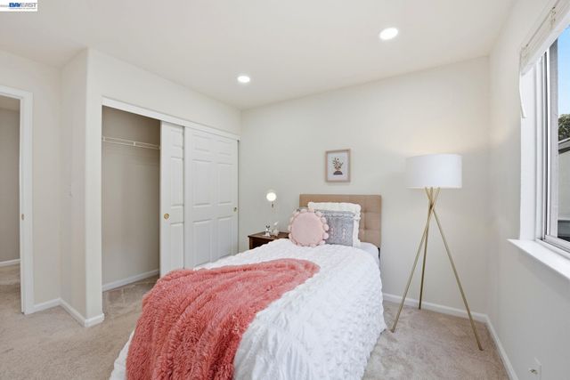 15518 Harbor Way, San Leandro, CA 94579