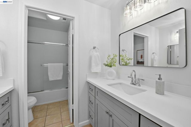 15518 Harbor Way, San Leandro, CA 94579