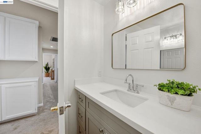 15518 Harbor Way, San Leandro, CA 94579