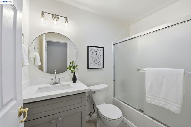 15518 Harbor Way, San Leandro, CA 94579