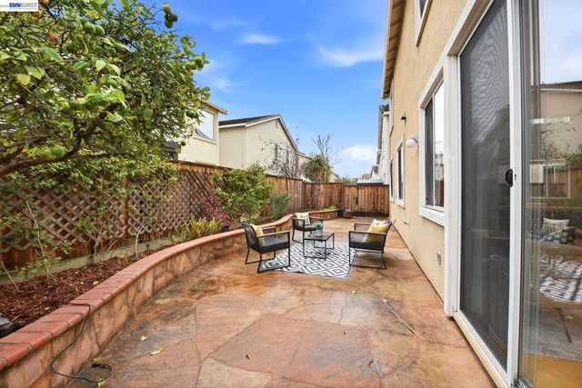 15518 Harbor Way, San Leandro, CA 94579